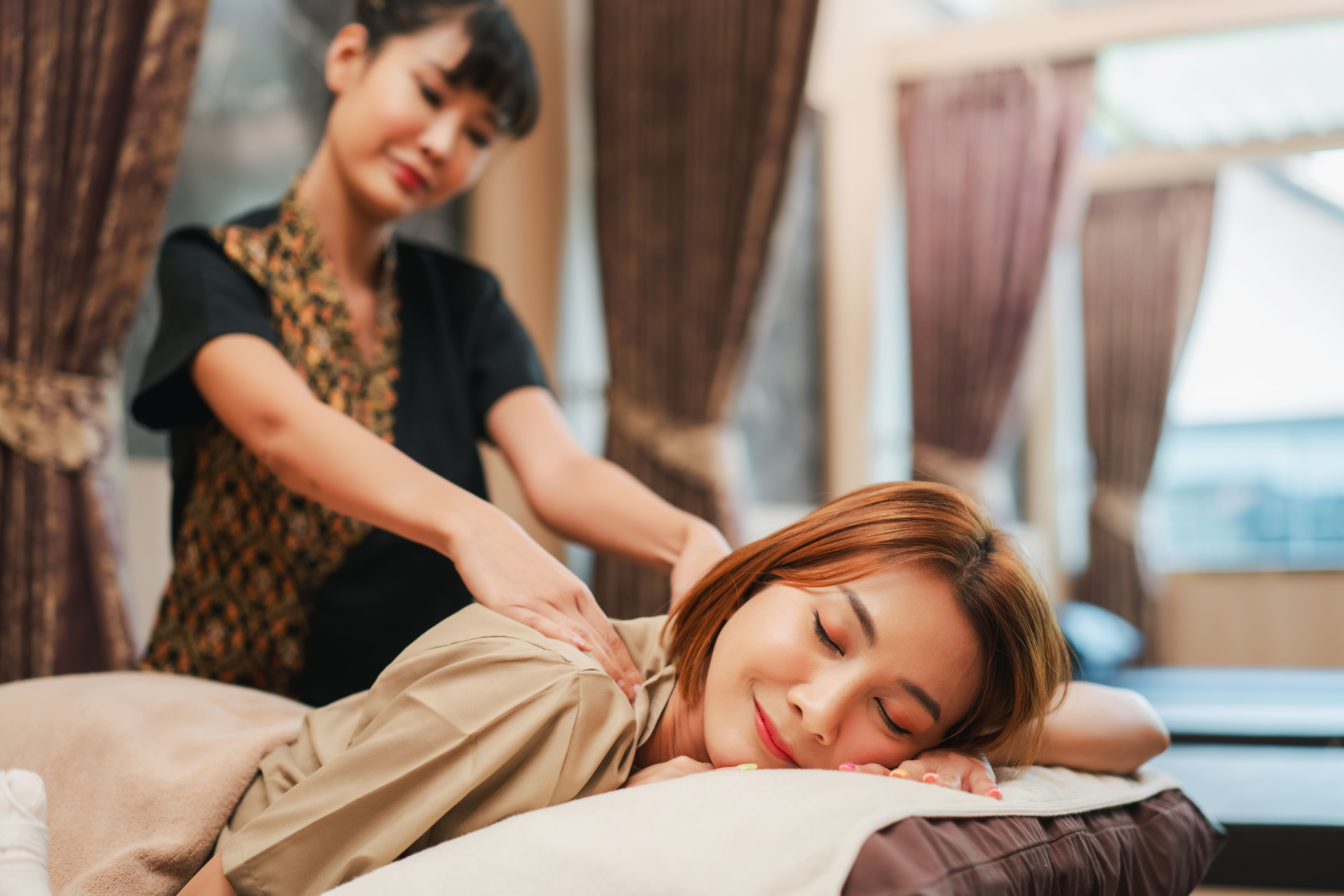 Relaxing spa massage
